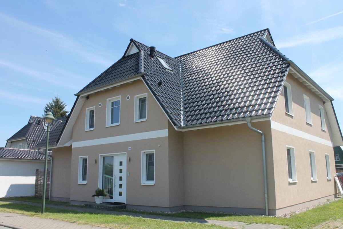 Ferienwohnung Asia In Борн Екстер'єр фото