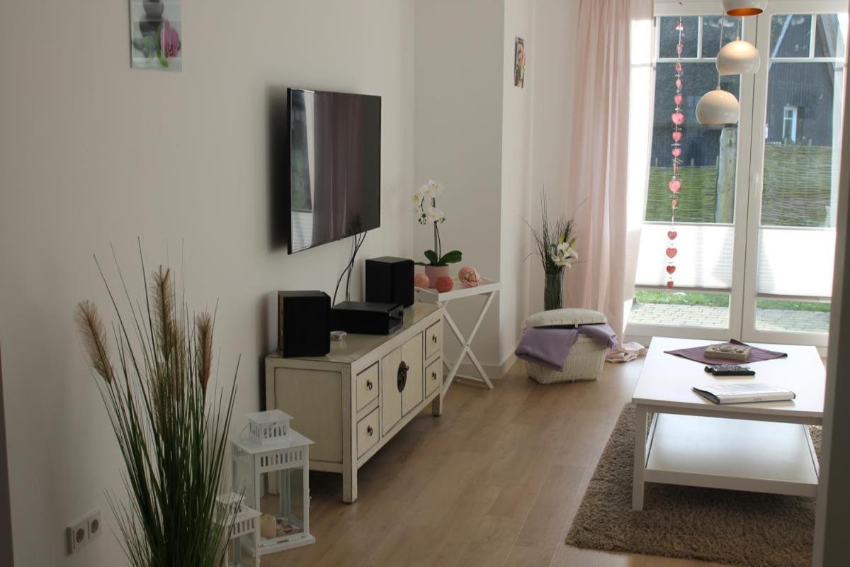 Ferienwohnung Asia In Борн Екстер'єр фото