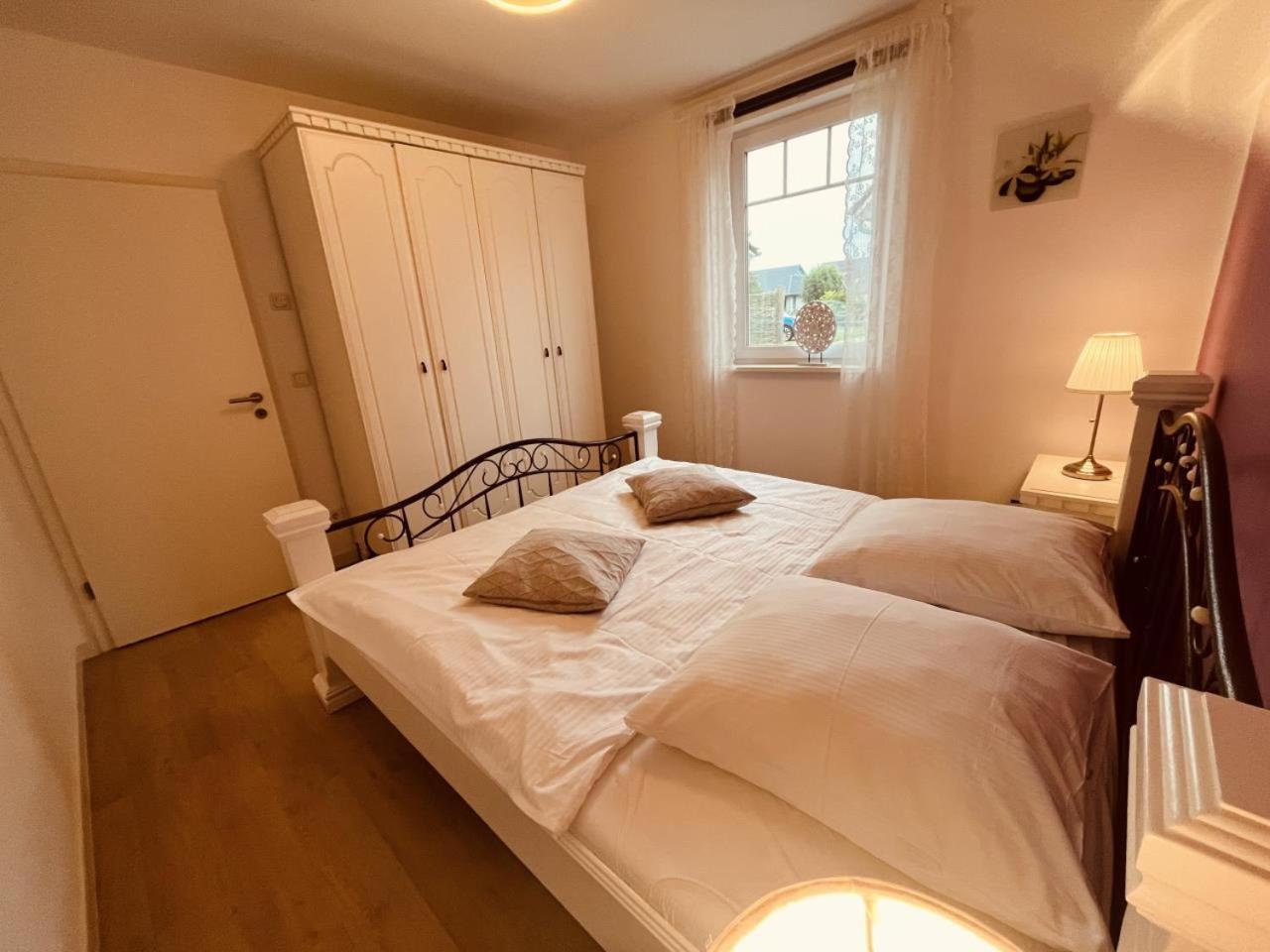 Ferienwohnung Asia In Борн Екстер'єр фото